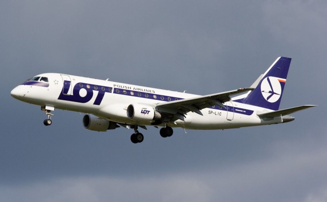Samolot LOT wyjechał poza pas startowy na lotnisku w Moskwie