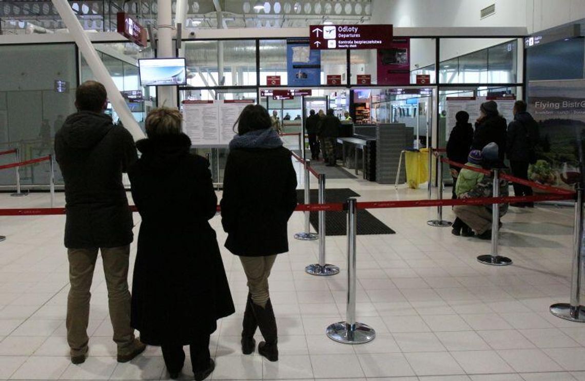 Samolot nie wylądował na lotnisku Lublin. Na stronie pusto, telefon milczy