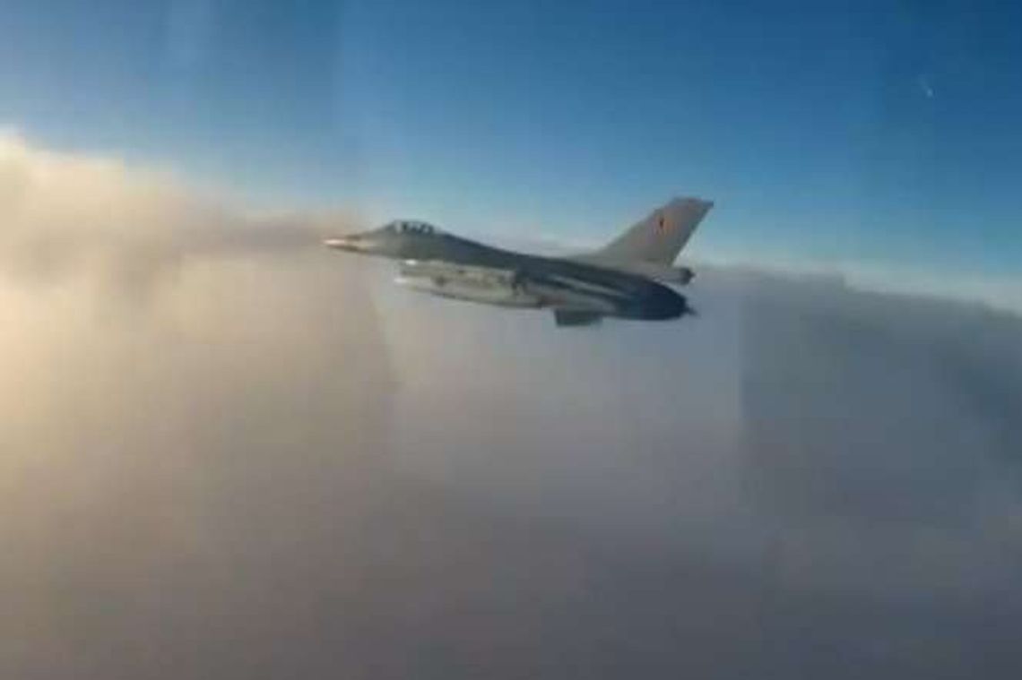 Samolot z Lublina do Londynu stracił kontakt z kontrolerami. Wysłano myśliwce [wideo]