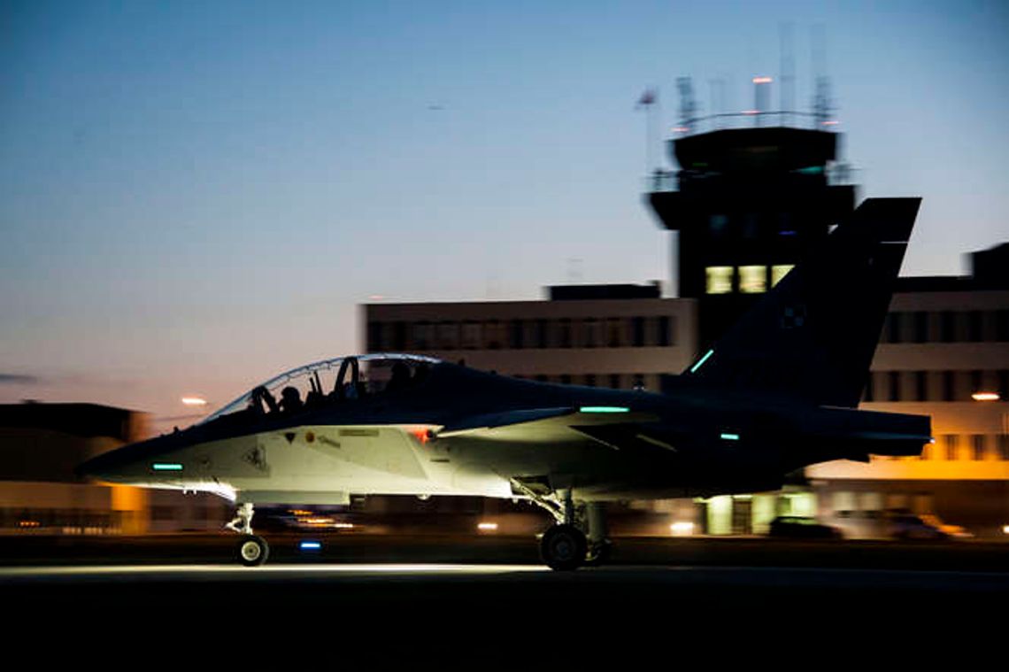 Samoloty szkoleniowe dla Szkoły Orląt wracają do fabryki we Włoszech