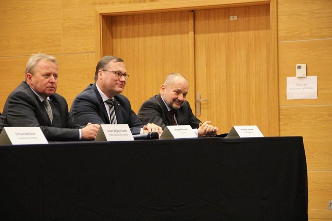 Samorządowcy pójdą do \"szkoły”. Zaprasza senator Bierecki Samorządowcy pójdą do \"szkoły”. Zaprasza senator Bierecki