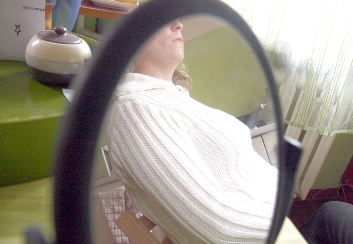 Samotna matka bez dachu nad głową potrzebuje pomocy