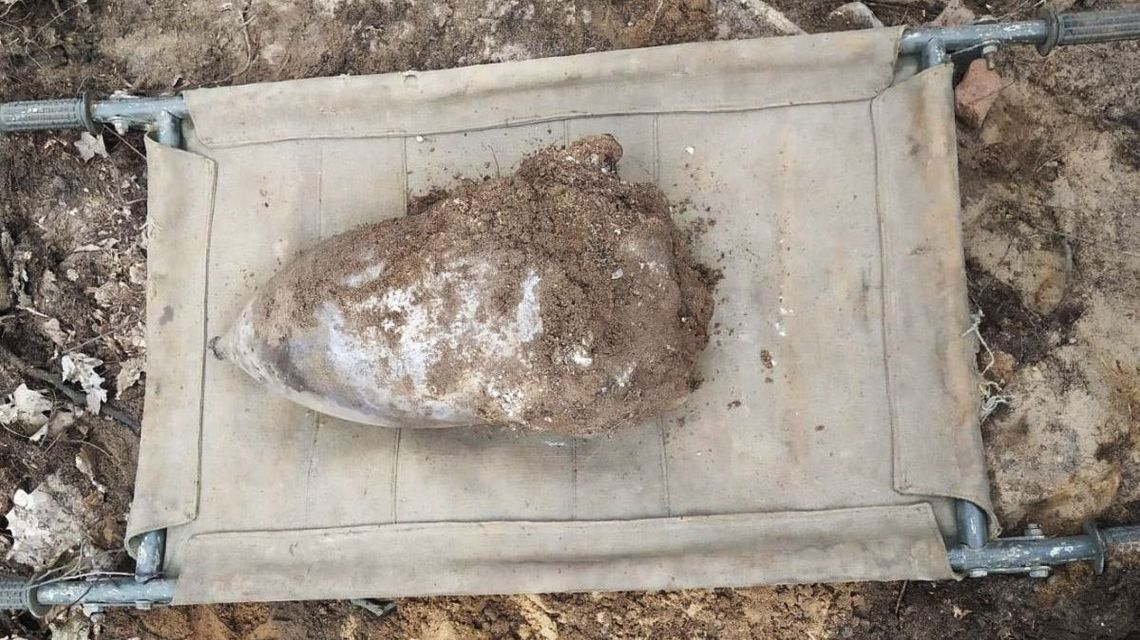 Saperzy zabrali bombę znalezioną w gminie Żyrzyn Saperzy zabrali bombę znalezioną w gminie Żyrzyn