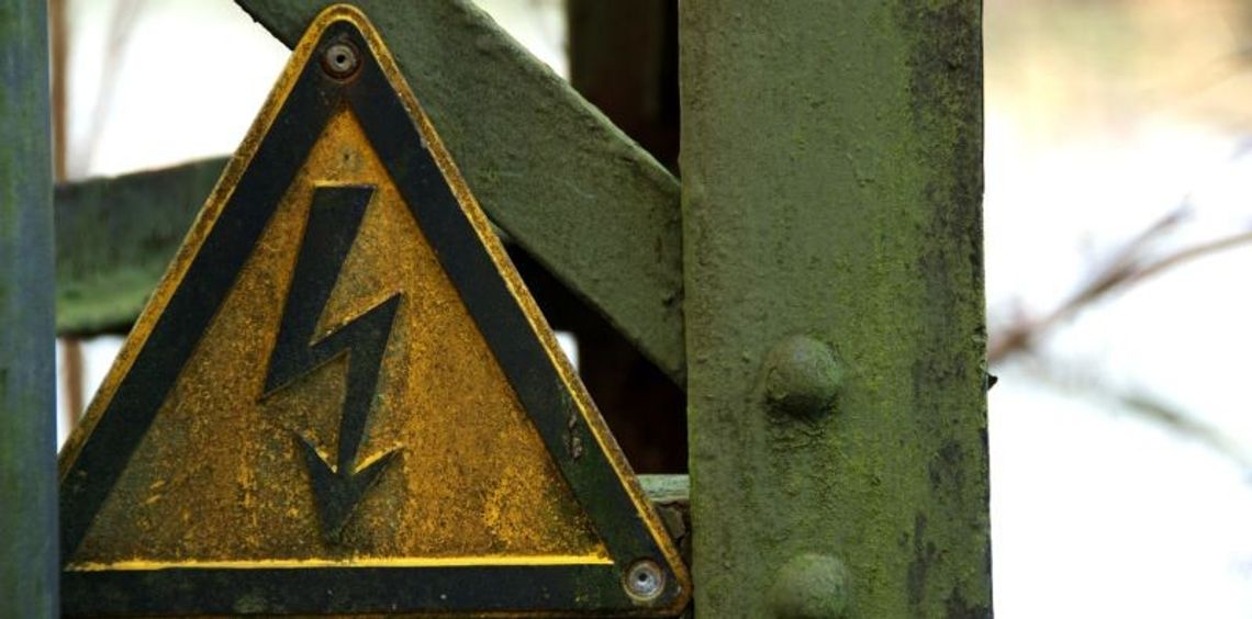 Sąsiad podłączył prąd do płotu. Bo pies szczekał