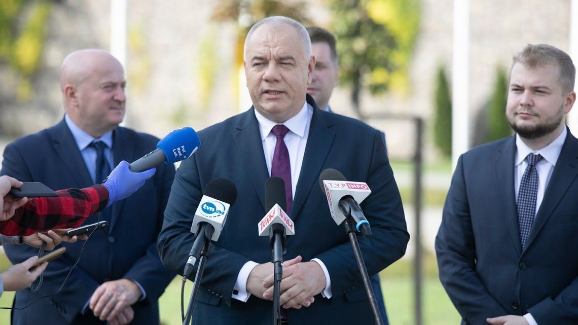 Sasin w Radiu Maryja: “sam rząd nie wygra walki z koronawirusem”