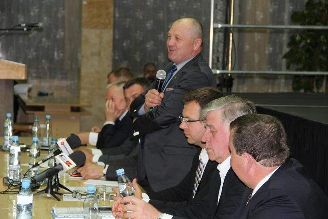 Sawicki uspokaja rolników: Rosja nie wprowadza embarga na jabłka z Polski