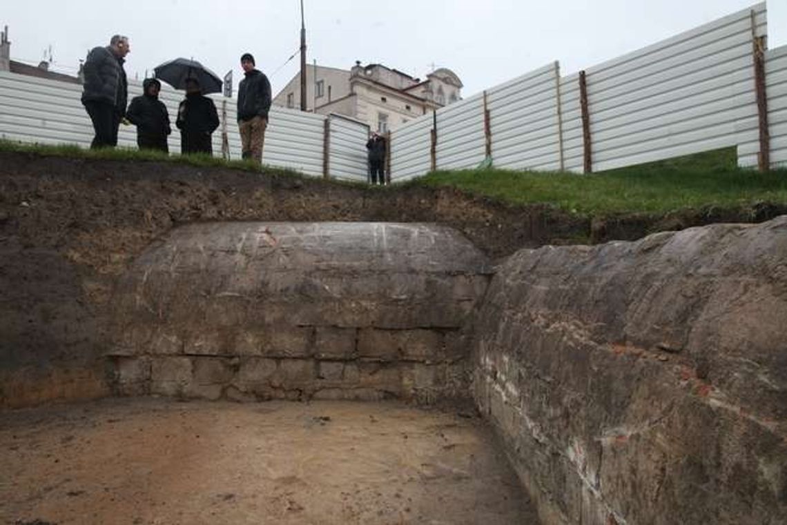 Schron i angielskie plomby. Znaleziska w centrum Lublina (wideo, zdjęcia) Schron i angielskie plomby. Znaleziska w centrum Lublina (wideo, zdjęcia)