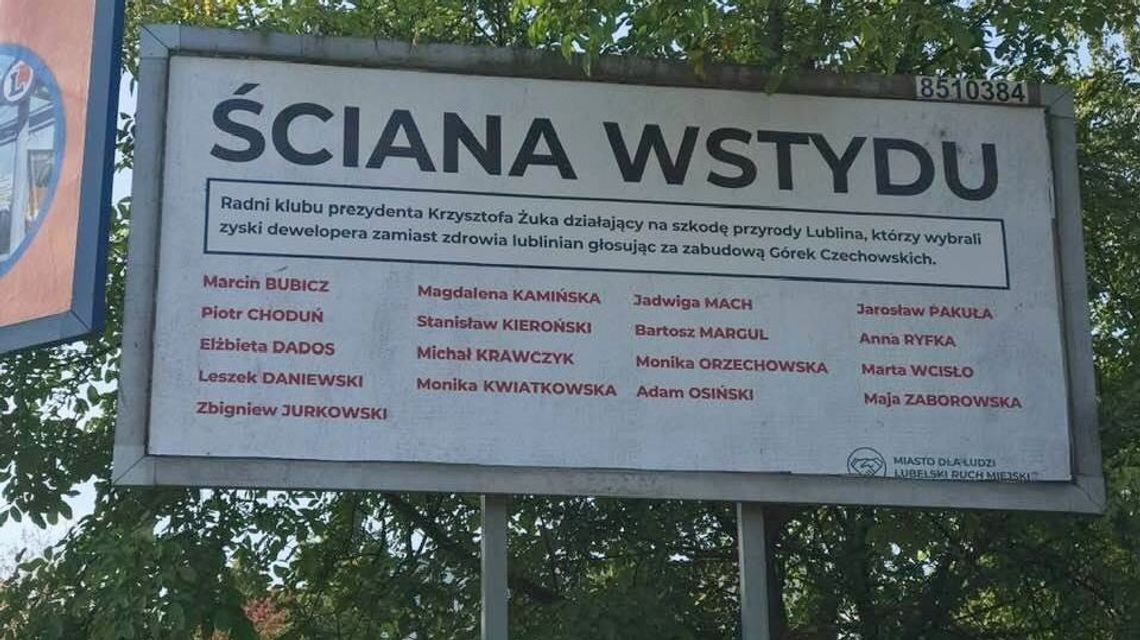 "Ściana wstydu" z nazwiskami radnych. Takie billboardy pojawiły się w Lublinie "Ściana wstydu" z nazwiskami radnych. Takie billboardy pojawiły się w Lublinie