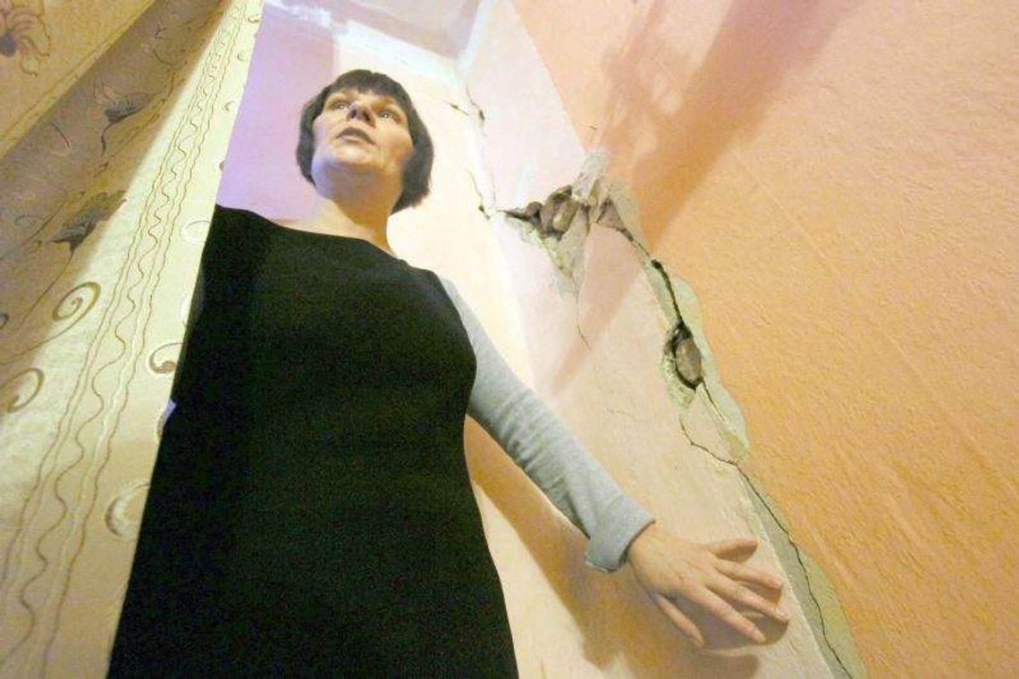 Ściany pękają, a kamienica wciąż bez remontu