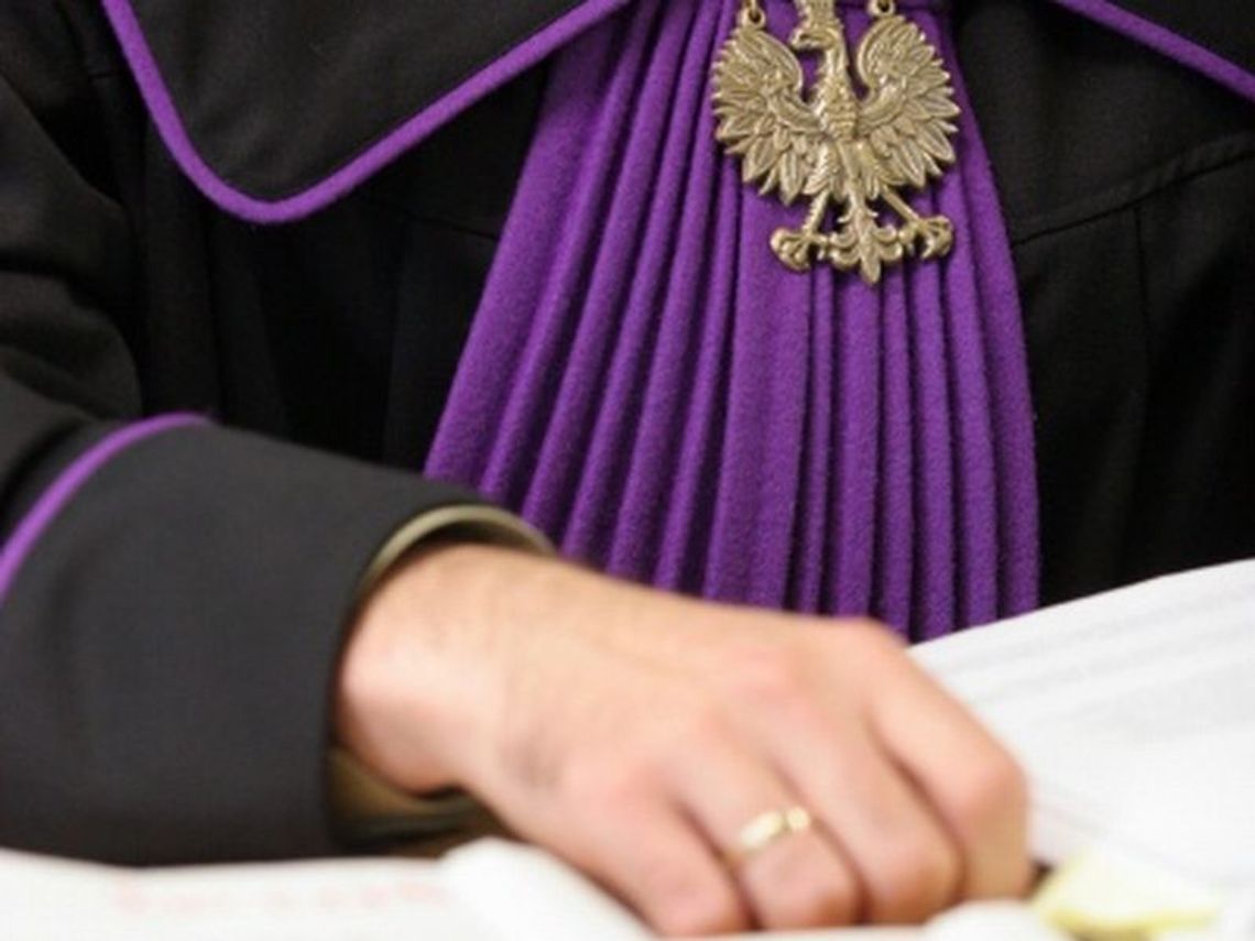 Sędzia obwiniona o picie alkoholu w pracy. Nie chciała dmuchać