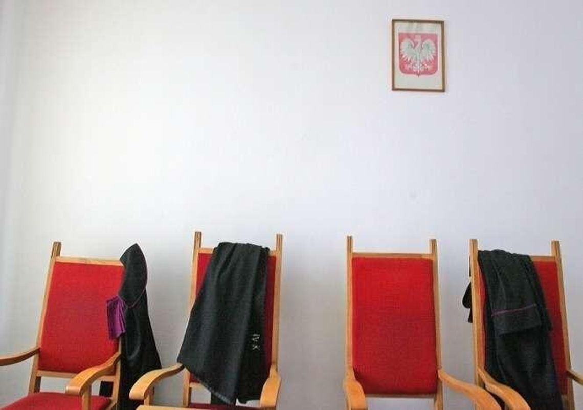 Sędzia z Lublina zawieszony za promile. Co z pensją?