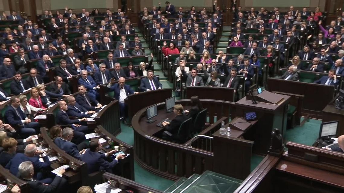 Sejm głosami PiS przyjął ustawę represjonującą sędziów