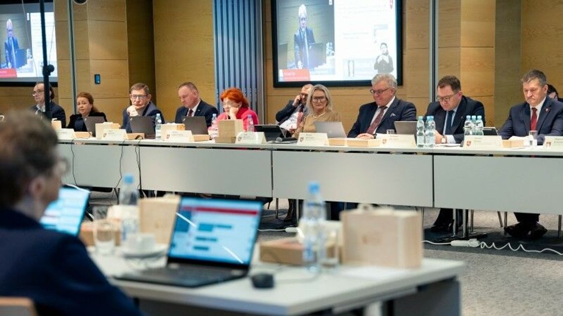 Sejmik uszczuplony. Zwolnione przez posłankę i wojewodę miejsca nie zostaną uzupełnione Sejmik uszczuplony. Zwolnione przez posłankę i wojewodę miejsca nie zostaną uzupełnione