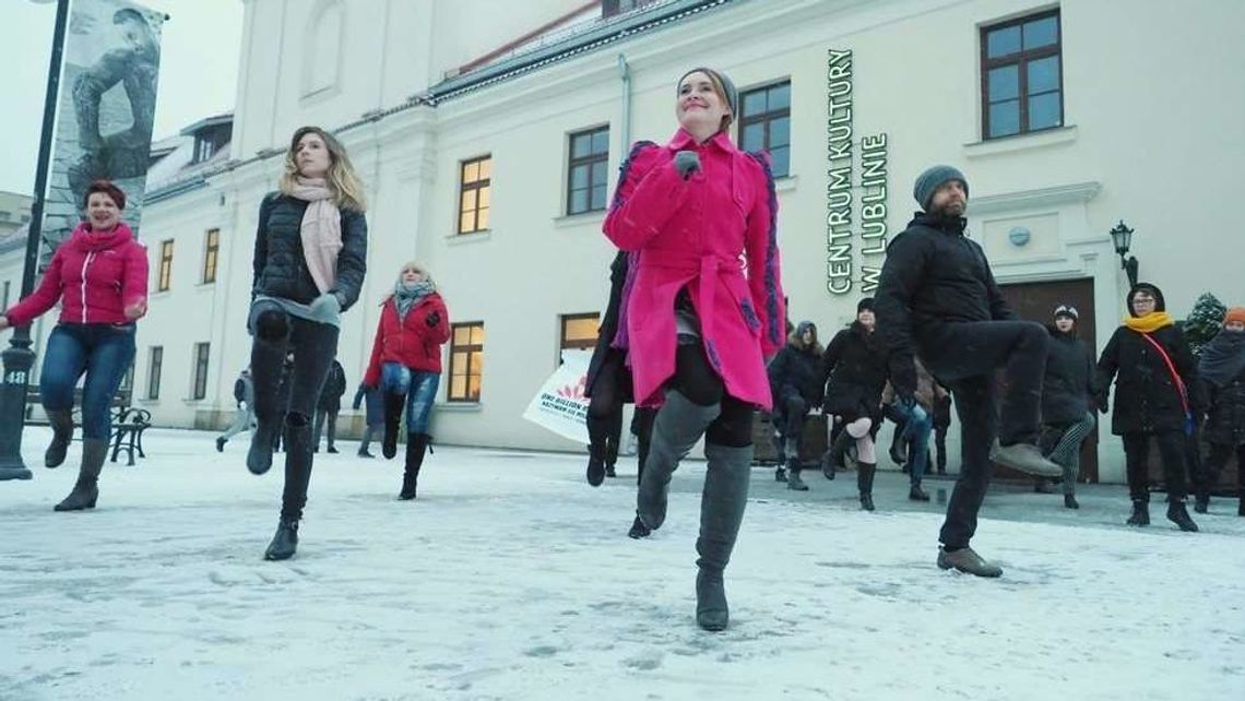 "Seks bez zgody to gwałt". Taniec przeciwko przemocy na placu Litewskim w Lublinie