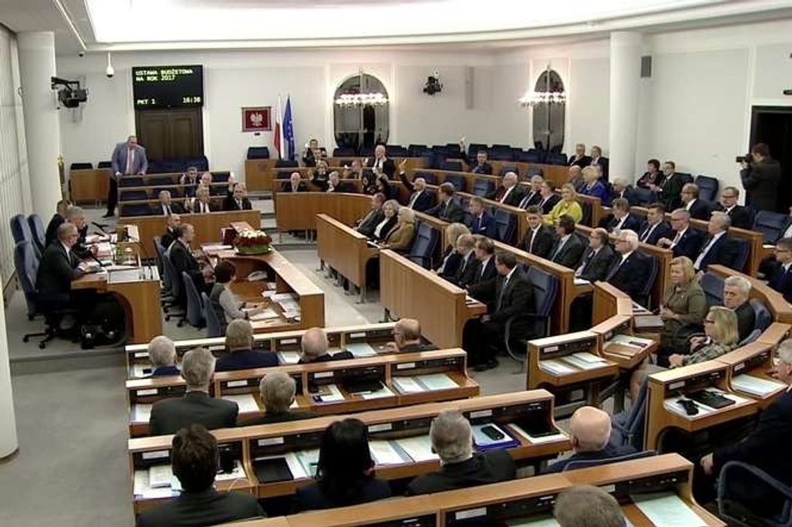 Senat uchwalił budżet na 2017 rok. Teraz trafi do podpisu prezydenta