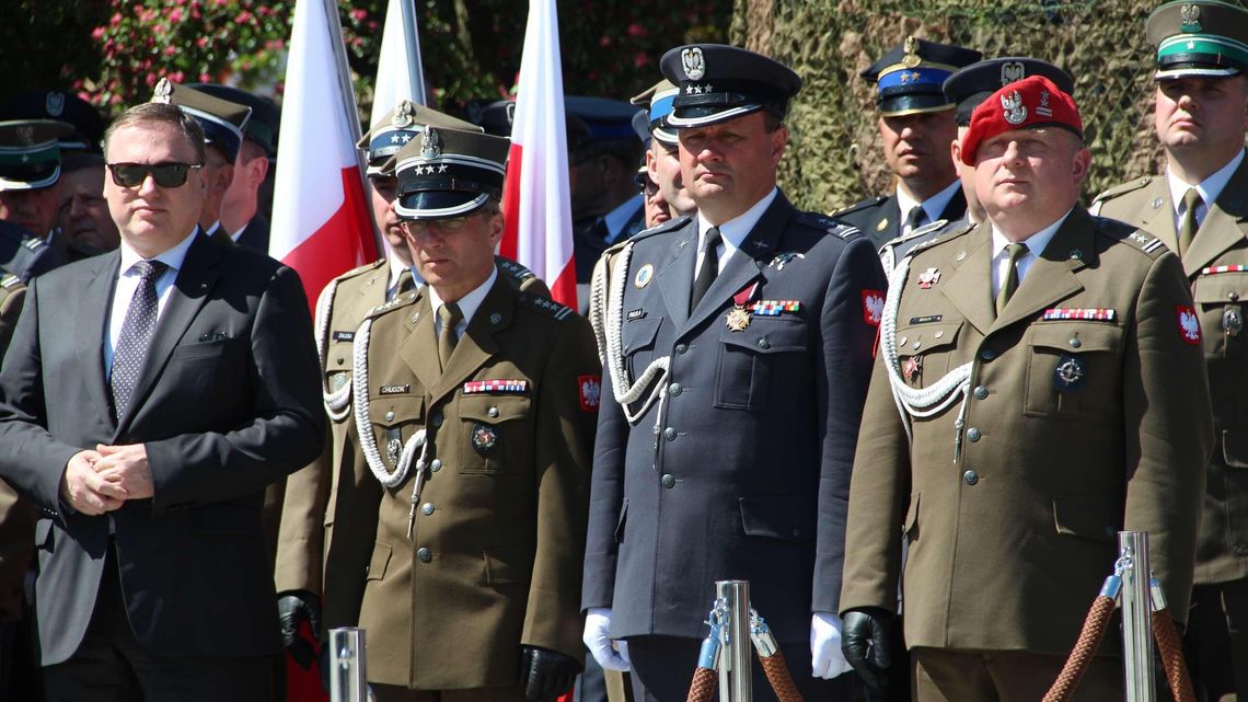 Senator mówi o kolejnym pomniku. Tym razem w kształcie krzyża Senator mówi o kolejnym pomniku. Tym razem w kształcie krzyża