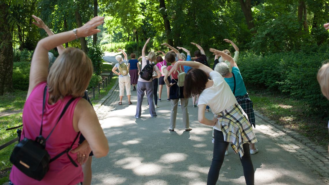 Seniorze wyjdź z domu. Rusza program "Aktywny senior latem"