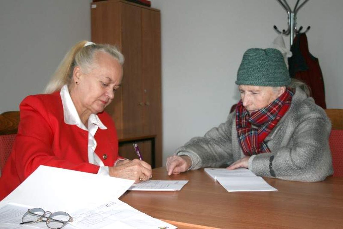 Seniorzy pomagają nie tylko seniorom