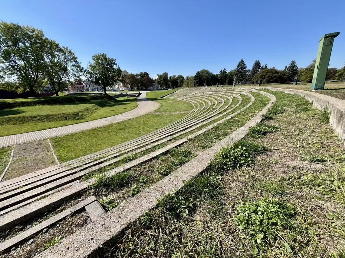 Sentyment wygrał z adrenaliną. Zamość odbuduje kultową scenę na wałach Amfiteatr Zamość