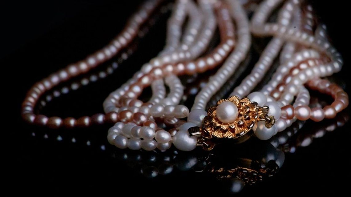 Seria włamań. Ginęła biżuteria i pieniądze. Wyższa nagroda za wskazanie sprawców Seria włamań. Ginęła biżuteria i pieniądze. Wyższa nagroda za wskazanie sprawców