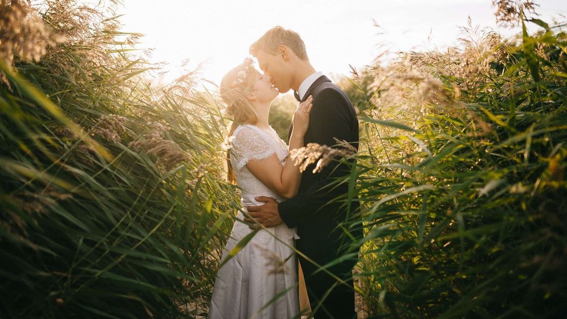 Sesja ślubna w plenerze – 3 powody, dla których warto się na nią zdecydować!