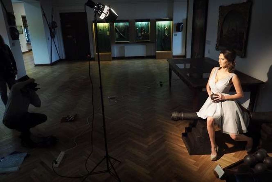 Sesja zdjęciowa na Zamku. Kalendarze trafią także na aukcję WOŚP Sesja zdjęciowa na Zamku. Kalendarze trafią także na aukcję WOŚP