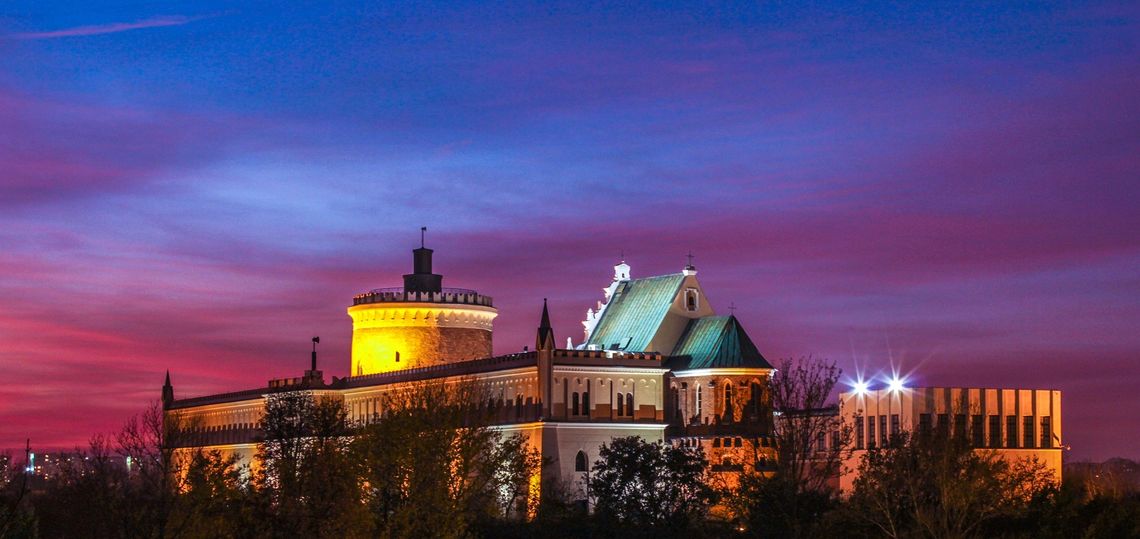 Sezon Lublin 2026 - Lublin w rytmie inspiracji Widok Zamku Lubelskiego na tle zachodzącego słońca