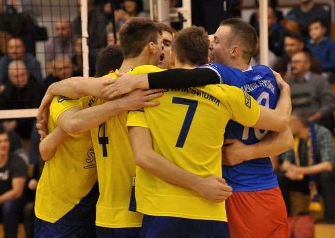 Siatkarze Avii wygrali turniej w Kozienicach Siatkarze Avii wygrali turniej w Kozienicach
