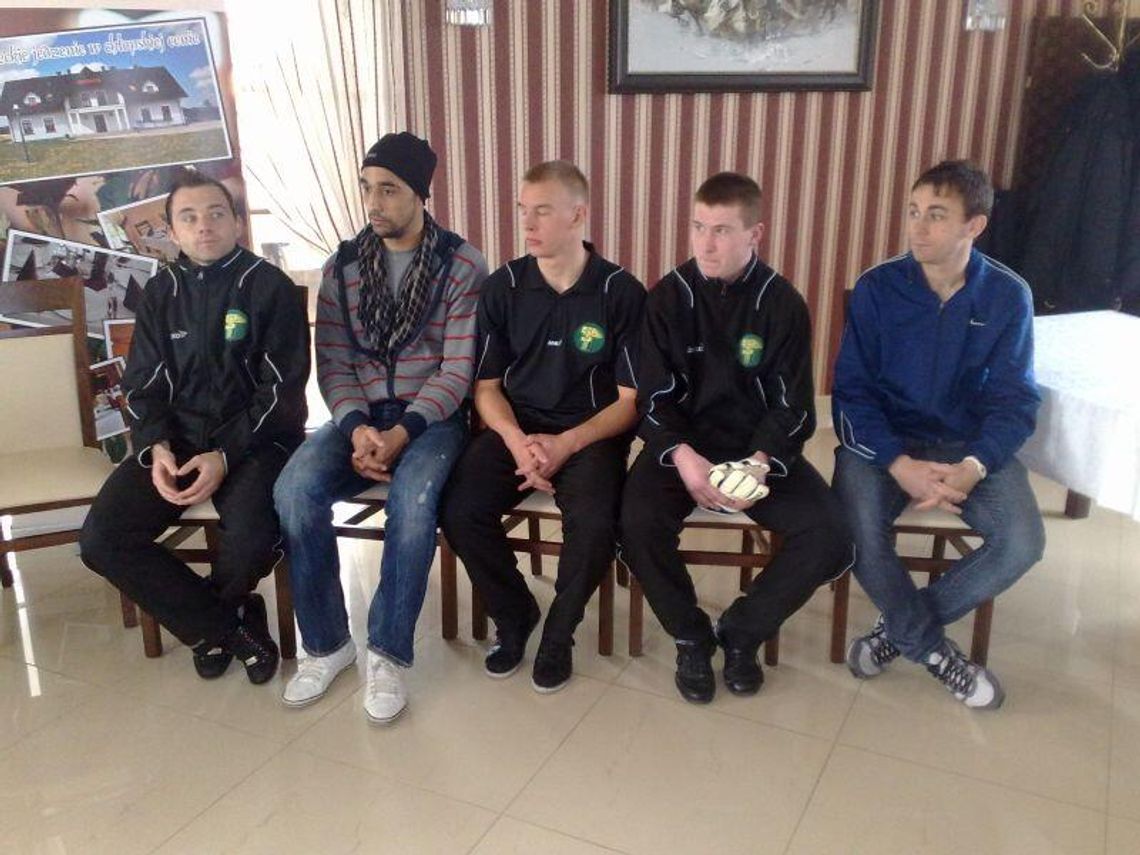 Sidqy zgłoszony do rozgrywek. Labrado jeszcze czeka