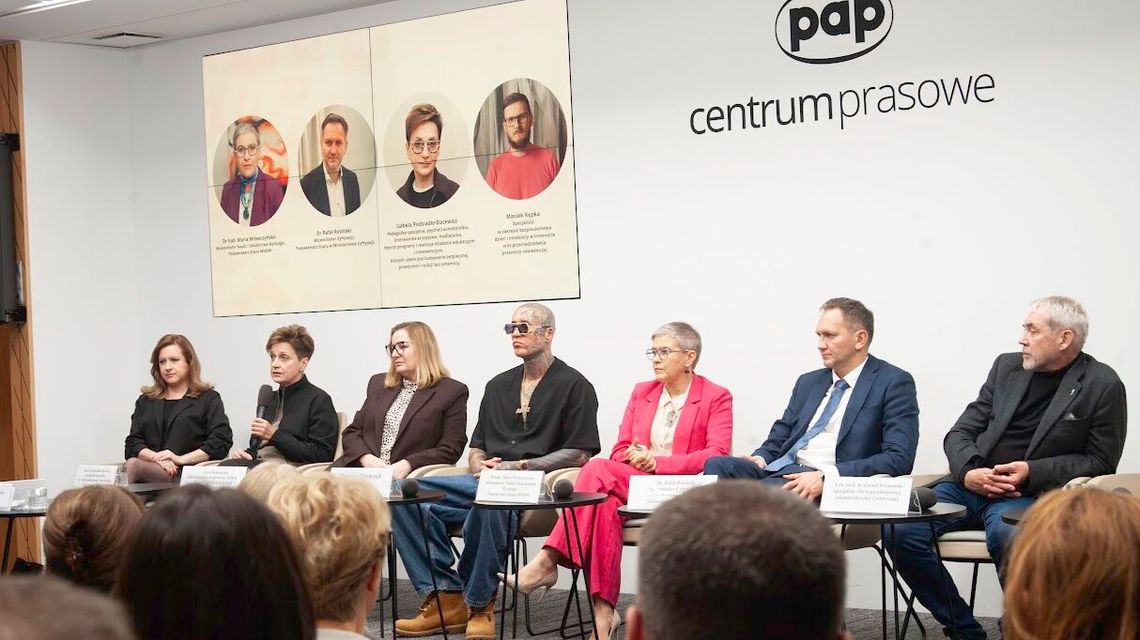 „Sieci na dzieci: stop cyberprzemocy” - ogólnopolski projekt przeciw przemocy w Internecie „Sieci na dzieci: stop cyberprzemocy” - ogólnopolski projekt przeciw przemocy w Internecie