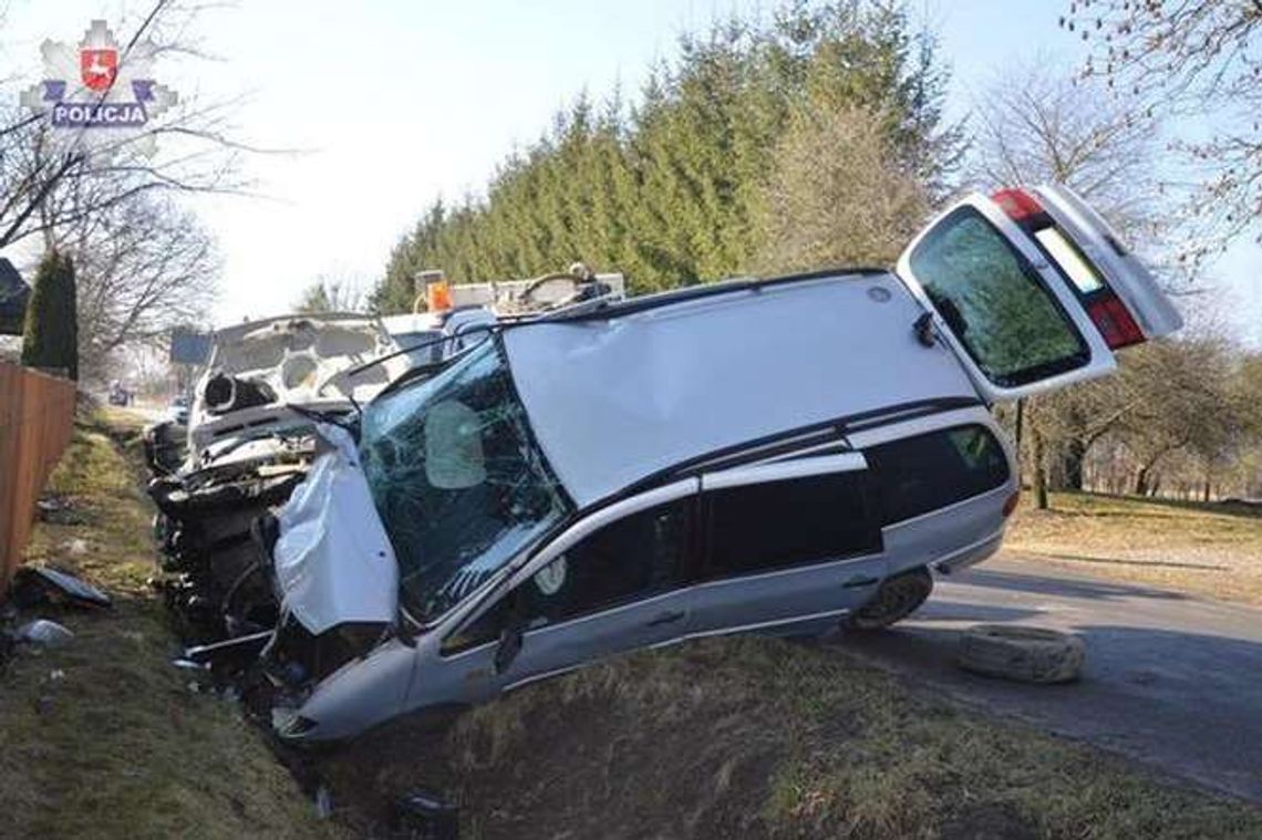Siedliszcze: Sześć osób trafiło do szpitala po zderzeniu vw z iveco