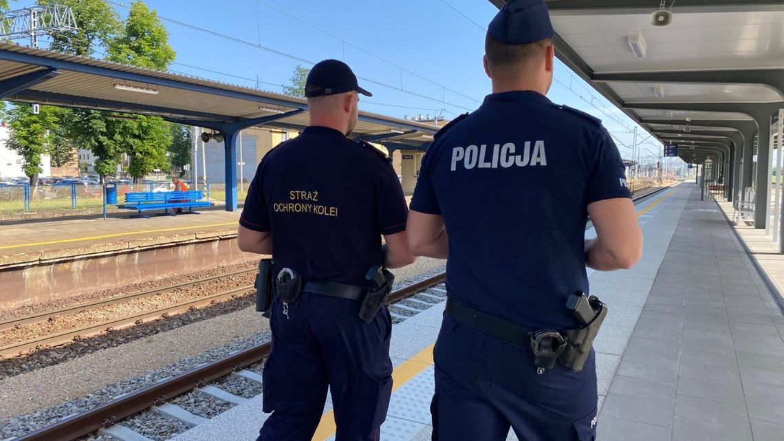 Siedział na torach, w rękach miał święty obrazek. To mogło skończyć się tragicznie