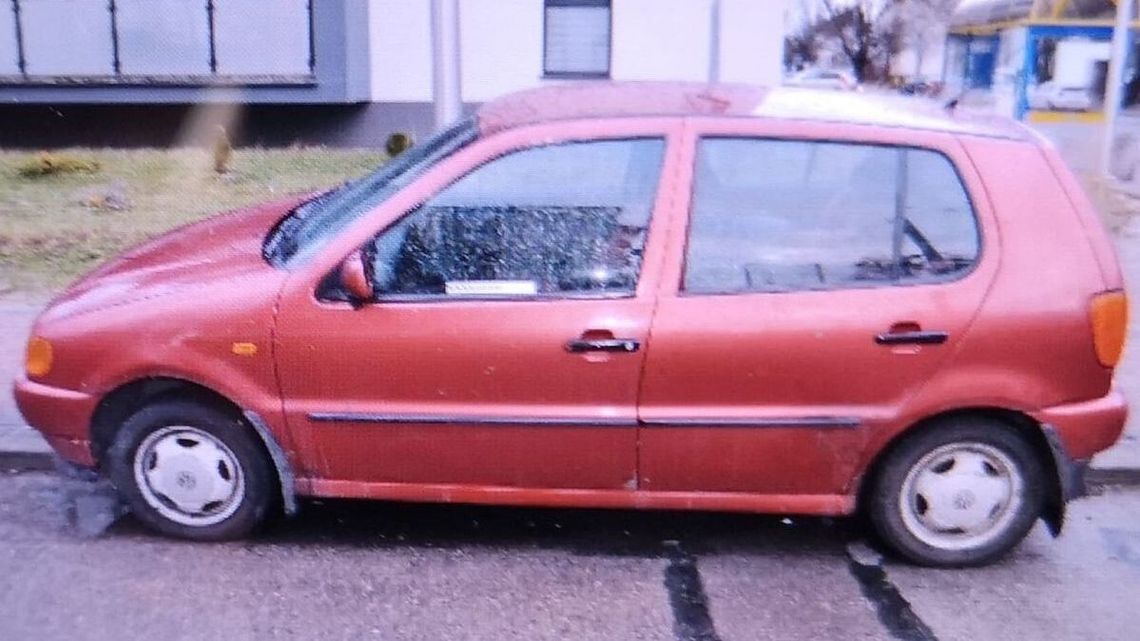 Siedział sobie w cudzym aucie. "Ja go tylko pilnuję"