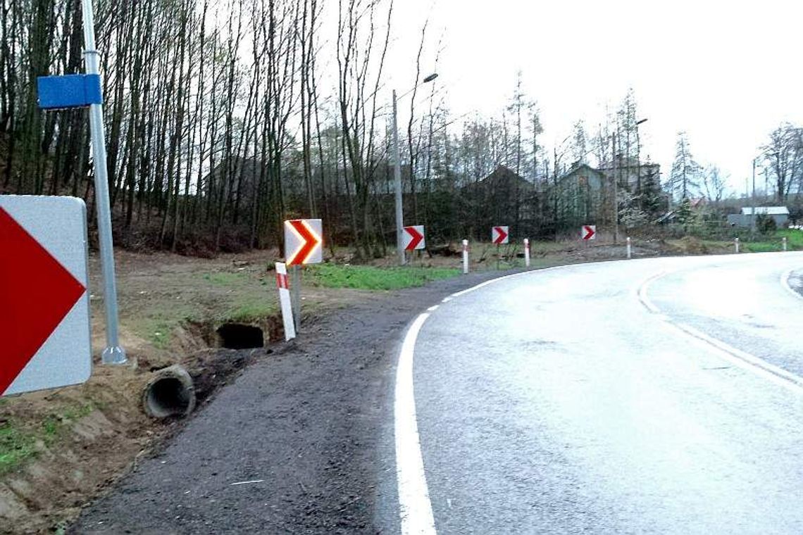 \"Sierżanci” strzegą zakrętów w Liśniku na drodze Annopol - Kraśnik