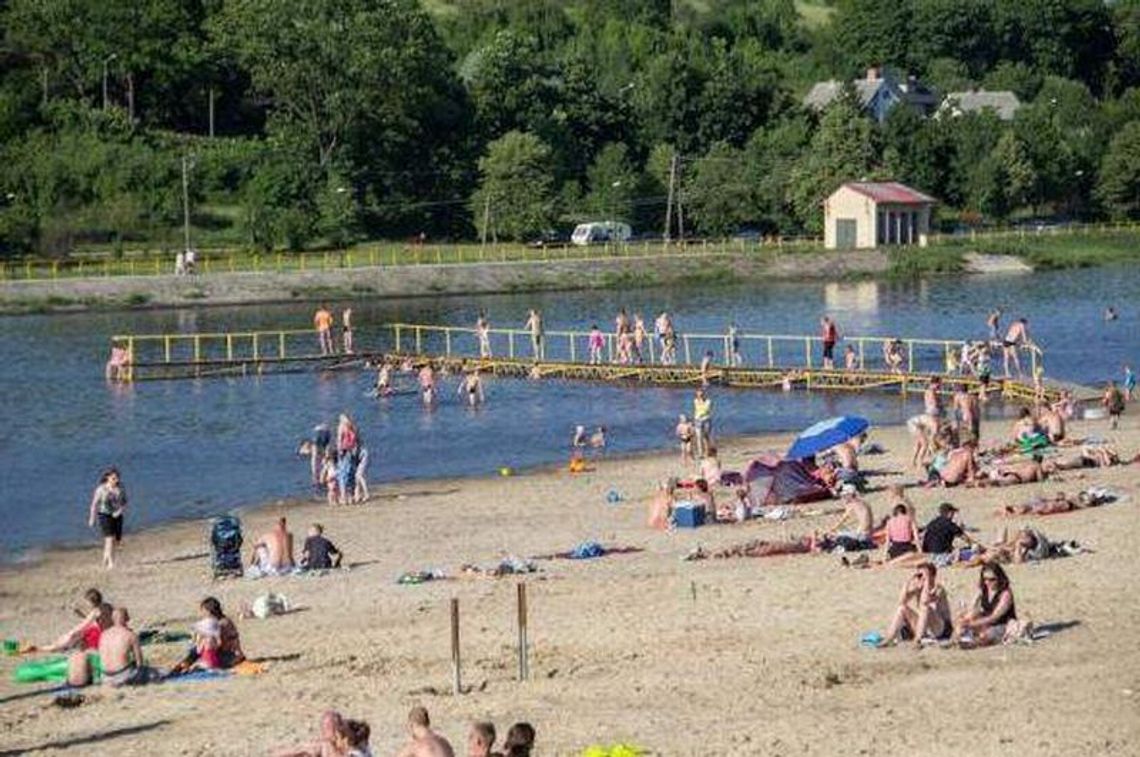 Sinice nadal rządzą w zalewie w Krasnobrodzie