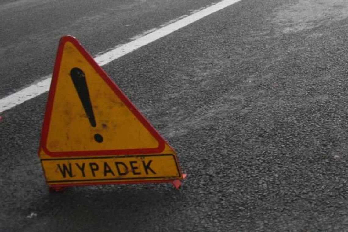 Sitaniec. Wypadek na drodze nr 17, bmw dachowało