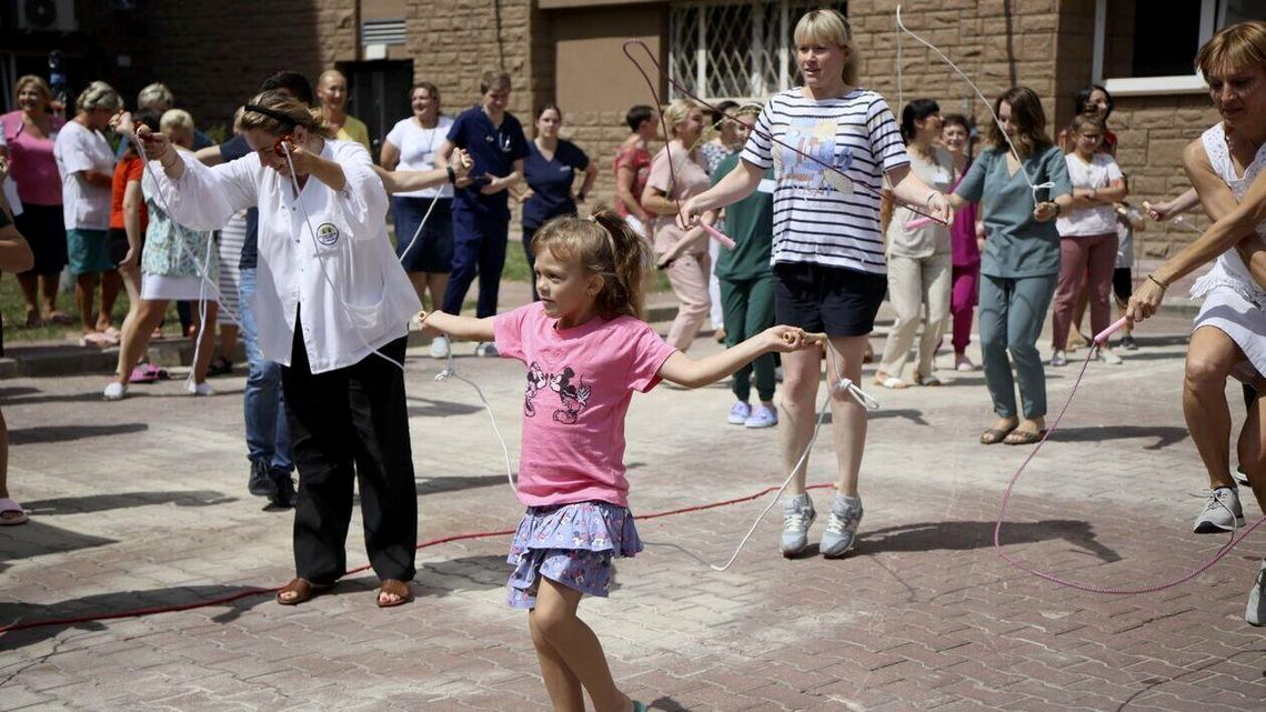 Skakanka w dłoń i skaczemy! W ramach walki z mukowiscydozą Skakanka w dłoń i skaczemy! W ramach walki z mukowiscydozą