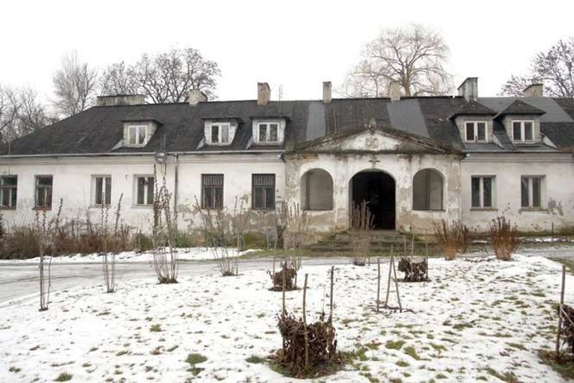 Skansen musiał zapłacić 400 tys. zł spadkobiercom dworku. "Zwolnień nie będzie"