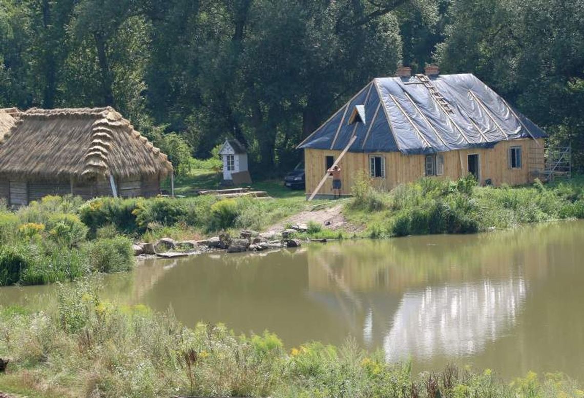Skansen w filmie Smarzowskiego. Postawią drewniane chałupy