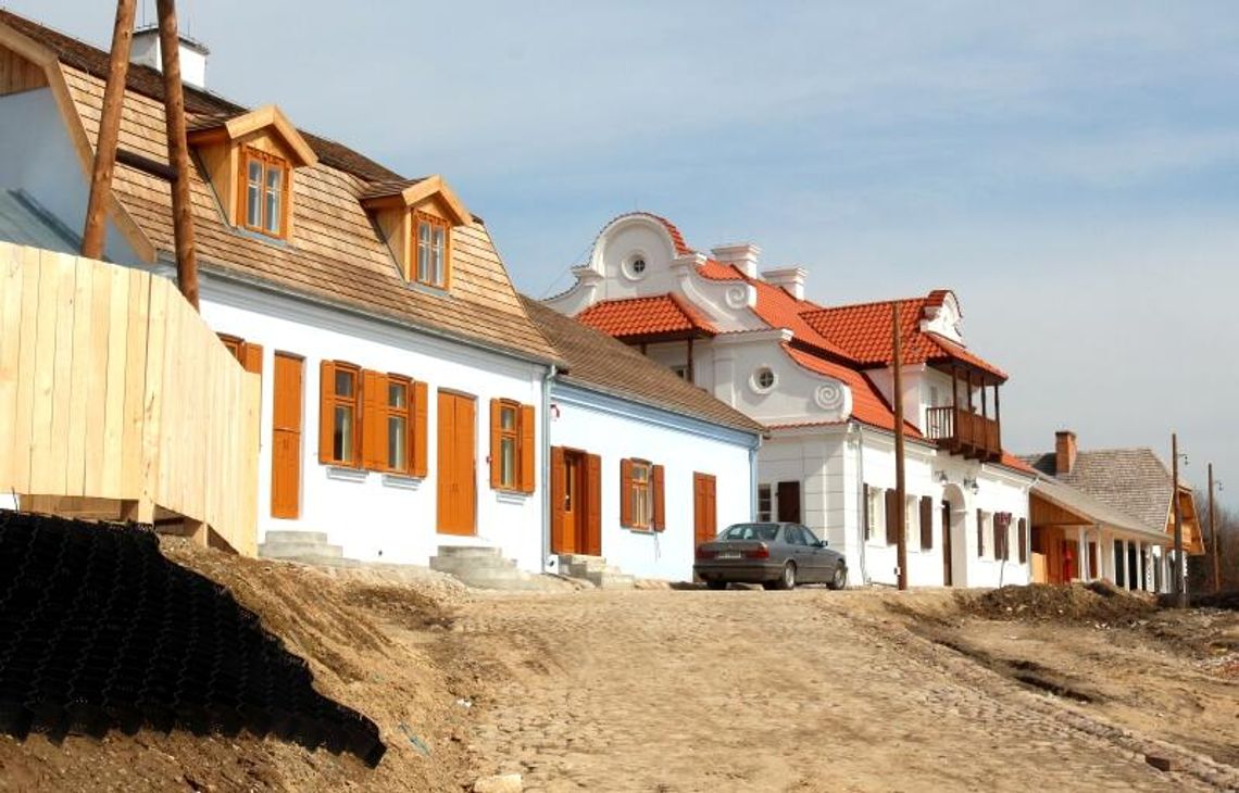 Skansen: Wyjątkowe miasteczko prawie gotowe, w niedzielę warto przyjść