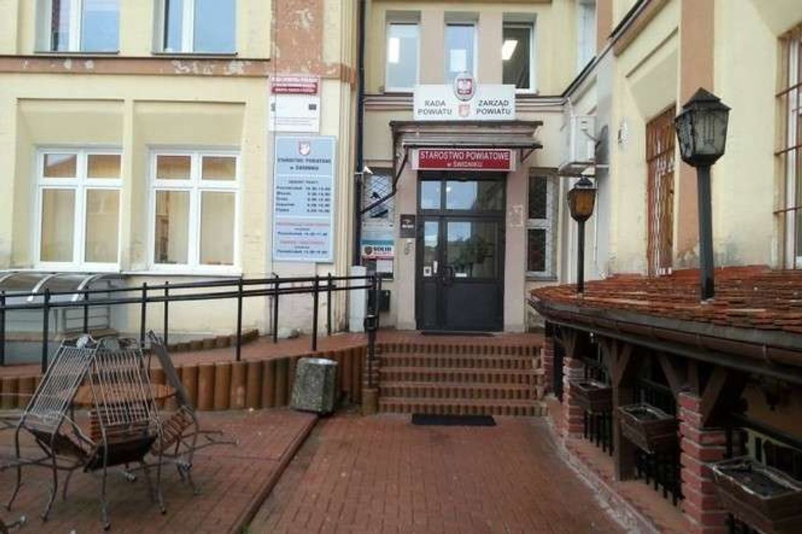 Skarbnik miał odejść, ale zmienił zdanie. Starosta: czy ktoś włamał się do systemu? Skarbnik miał odejść, ale zmienił zdanie. Starosta: czy ktoś włamał się do systemu?