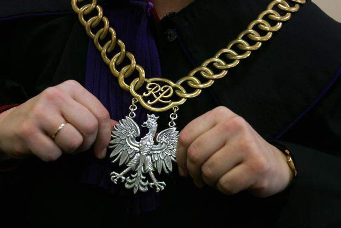 Skatowali człowieka w parku, sąd ich wypuścił