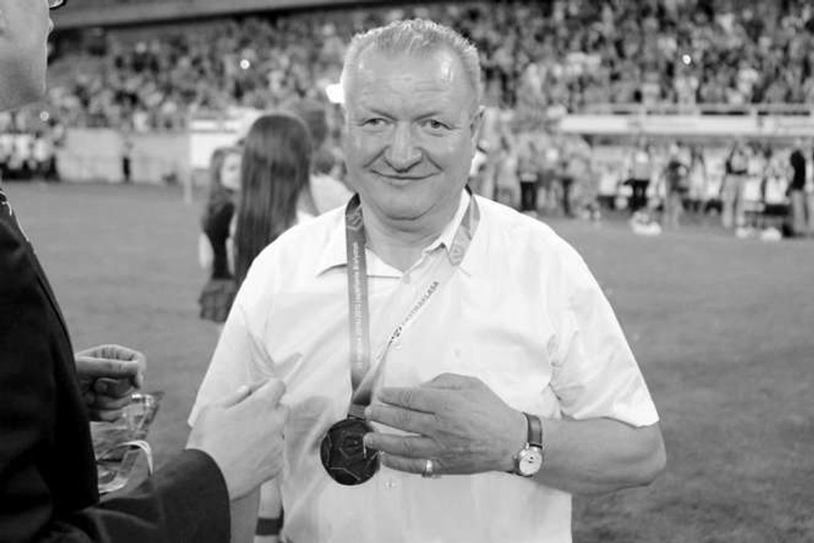 Skatowany na przystanku działacz Jagiellonii nie żyje