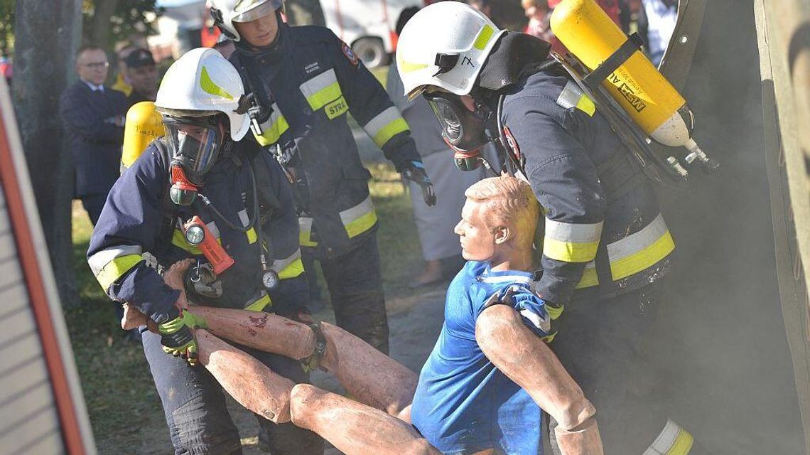 Skażona woda, mężczyzna w studni. Strażacy ćwiczyli w Rybczewicach [zdjęcia]