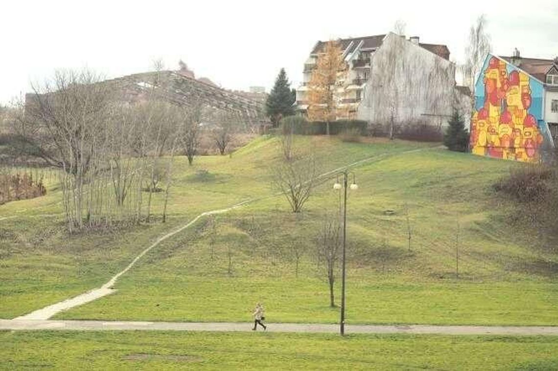 Sklep, bloki czy zieleń: co powinno powstać po szkielecie na Czubach?
