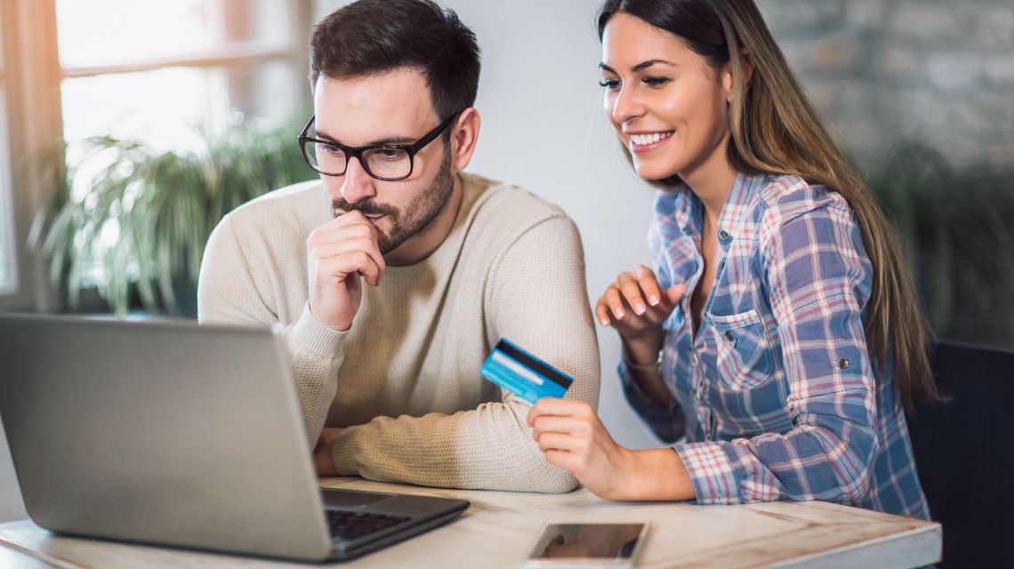 Sklepy internetowe B2B – jak zmieniają tradycyjny model sprzedaży hurtowej?