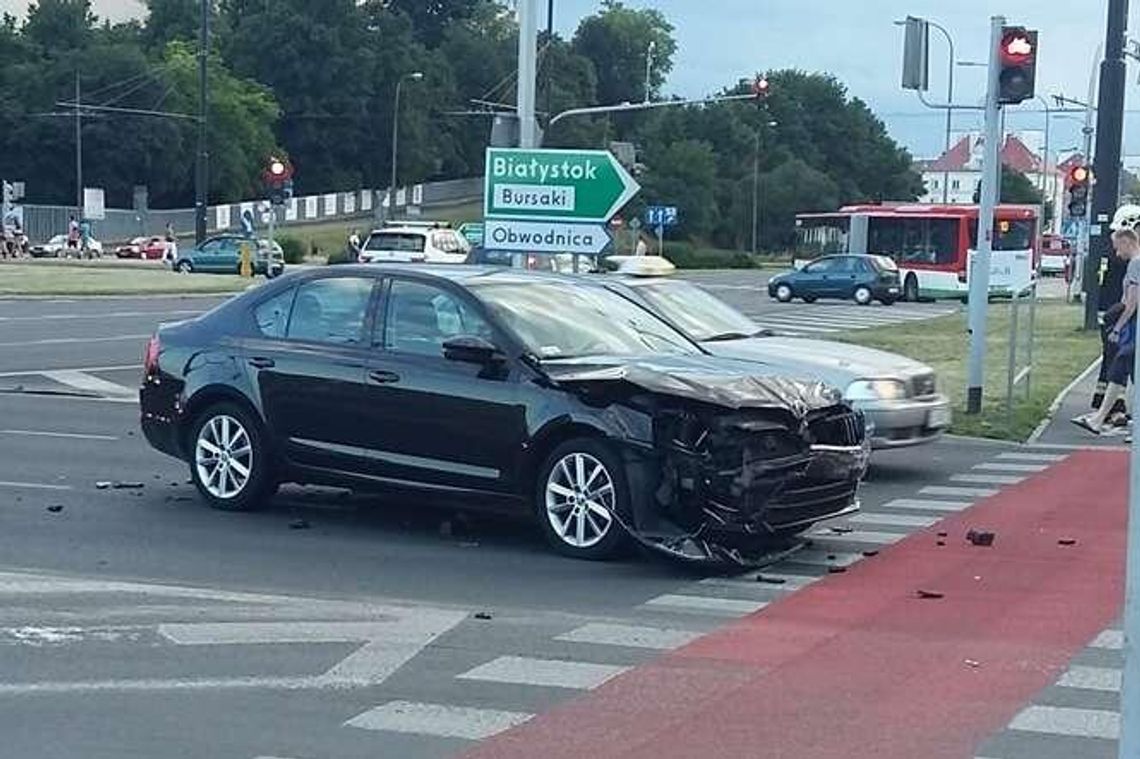 Skoda zderzyła się z wozem straży pożarnej