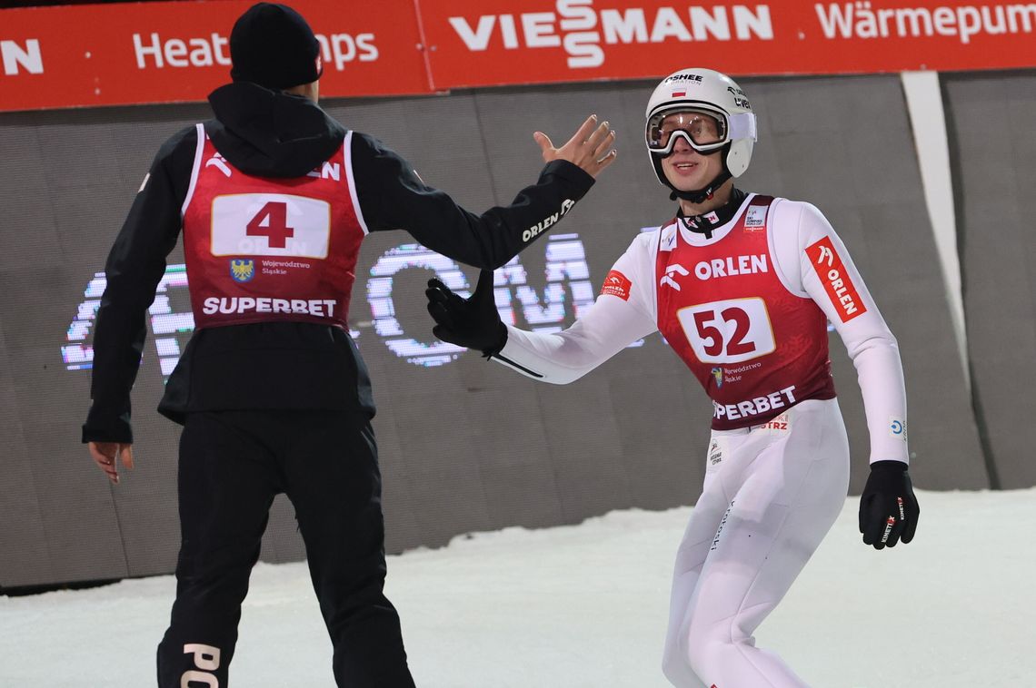 Skoki narciarskie. Domen Prevc "królem" Wisły, najlepszy występ Polaków w tym sezonie Skoki narciarskie. Domen Prevc "królem" Wisły, najlepszy występ Polaków w tym sezonie