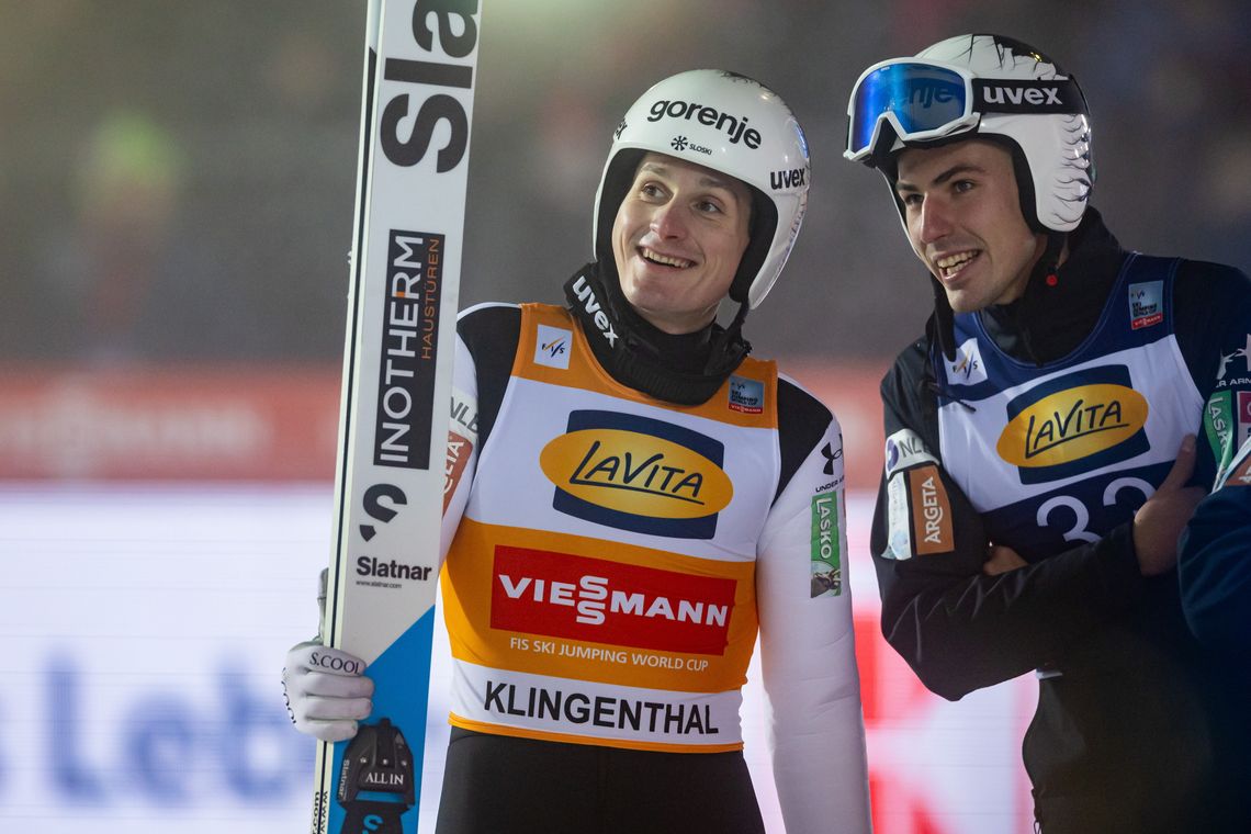 Skoki narciarskie. Dominacja Domena Prevca w Klingenthal. Polacy na odległych miejscach Skoki narciarskie. Dominacja Domena Prevca w Klingenthal. Polacy na odległych miejscach