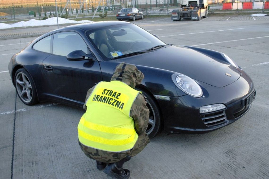 Skradzione porsche warte 300 tys. zł nie przejechało przez polską granicę Skradzione porsche warte 300 tys. zł nie przejechało przez polską granicę